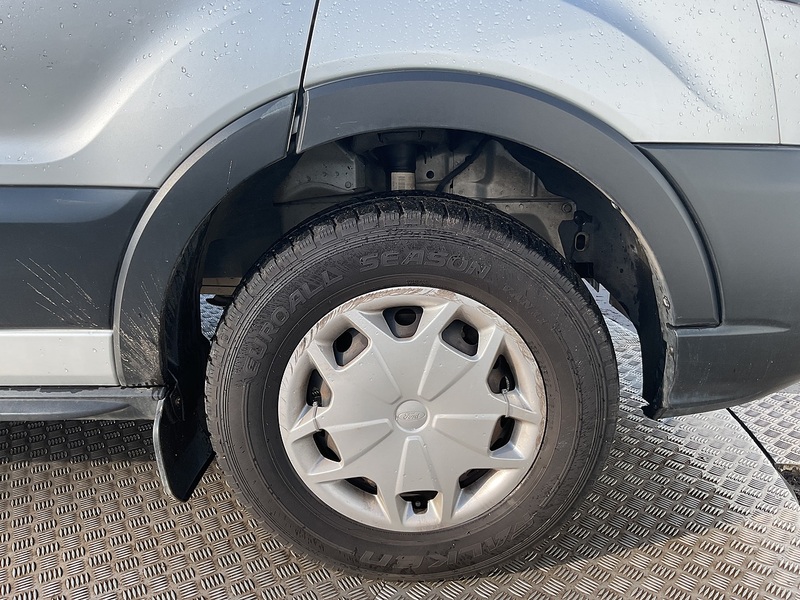 Ford 350 EcoBlue Trend 11 Seater