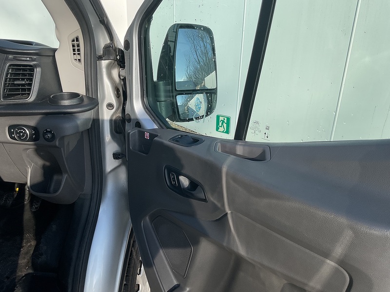 Ford 350 EcoBlue Trend 11 Seater