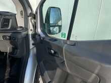 Ford Transit 350 EcoBlue Trend 11 Seater 