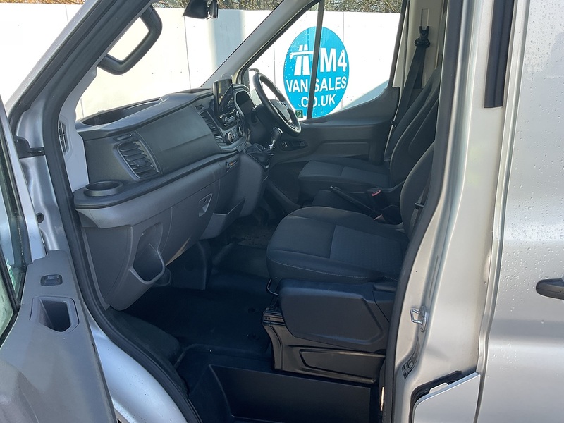 Ford 350 EcoBlue Trend 11 Seater