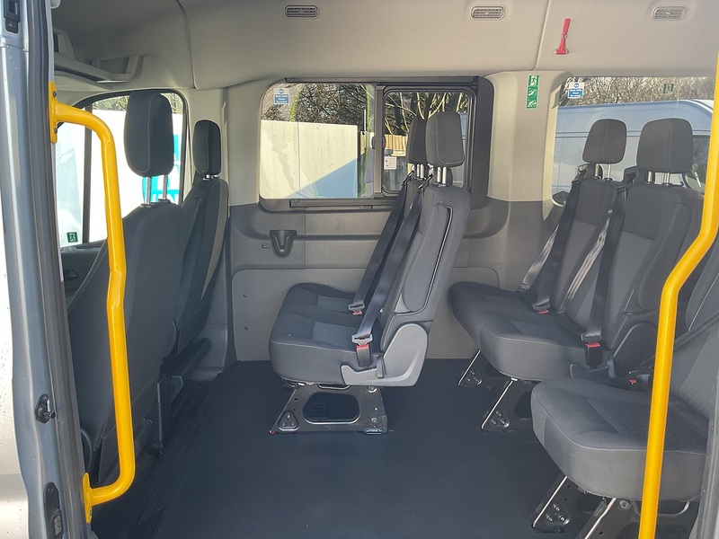 Ford 350 EcoBlue Trend 11 Seater