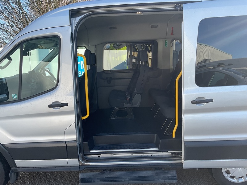 Ford 350 EcoBlue Trend 11 Seater