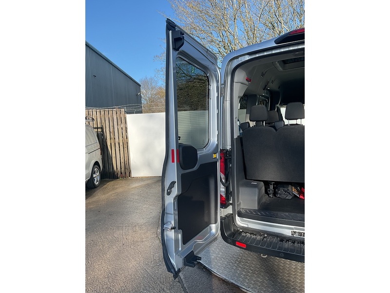 Ford 350 EcoBlue Trend 11 Seater