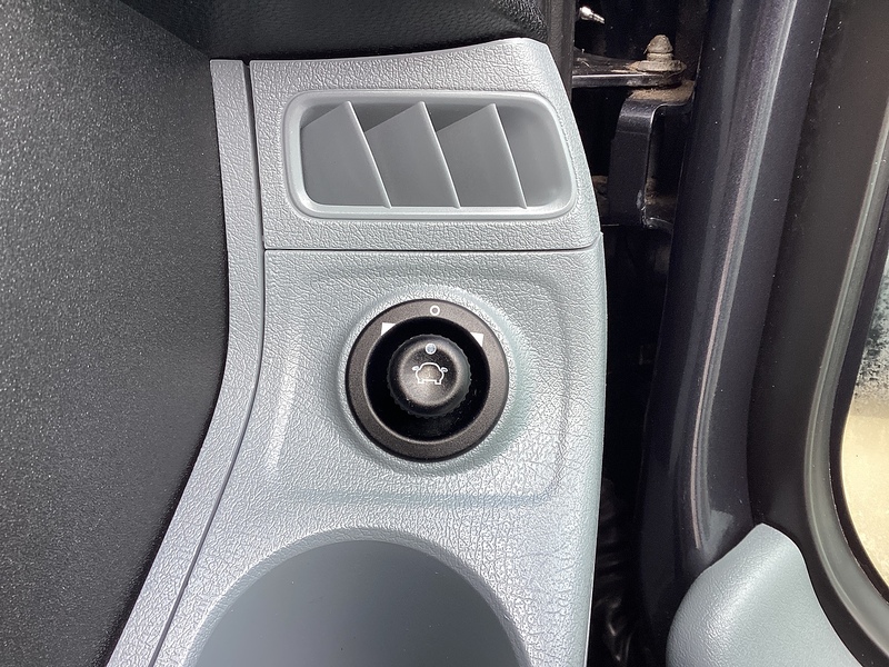 Ford TDCi 280 Limited SWB L/R **NO VAT**