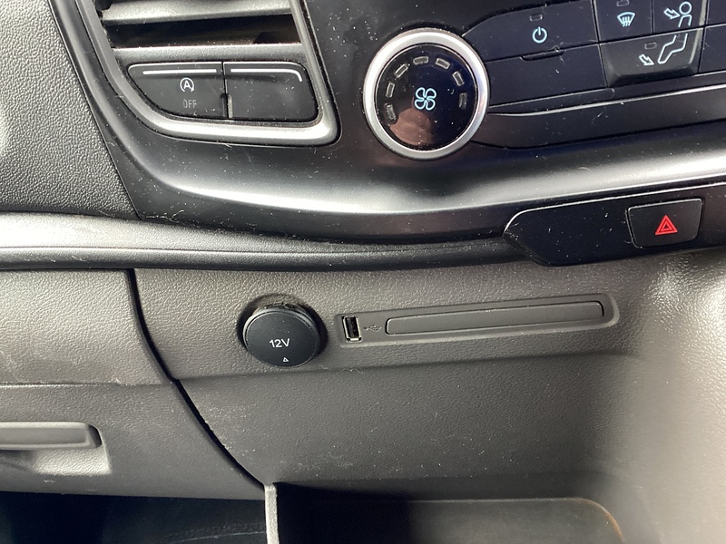 Ford 350 EcoBlue Leader MWB M/R Euro 6