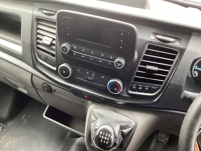 Ford 350 EcoBlue Leader MWB M/R Euro 6