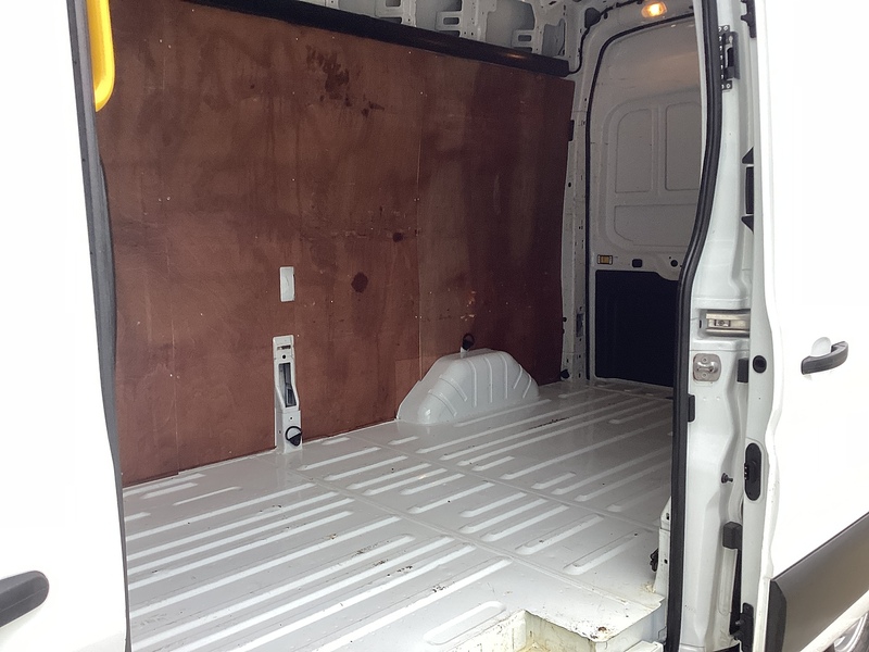 Ford 350 EcoBlue Leader LWB M/R Euro 6