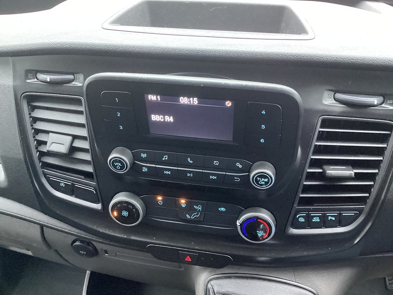 Ford 350 EcoBlue Leader LWB M/R Euro 6