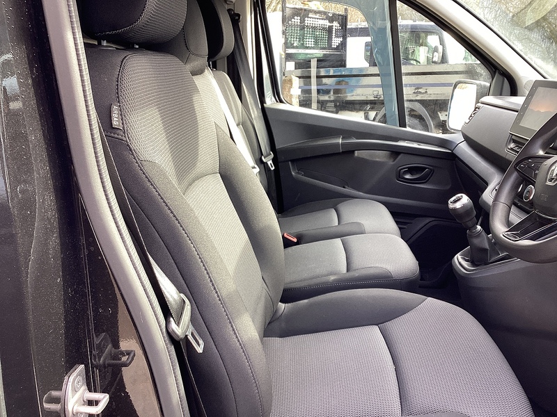 Renault dCi Blue SL30 Advance SWB L/R  A/C Euro 6