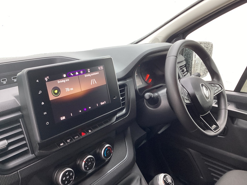 Renault dCi Blue SL30 Advance SWB L/R  A/C Euro 6