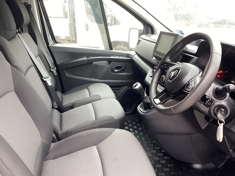 Renault dCi Blue SL30 Advance SWB L/R  A/C Euro 6