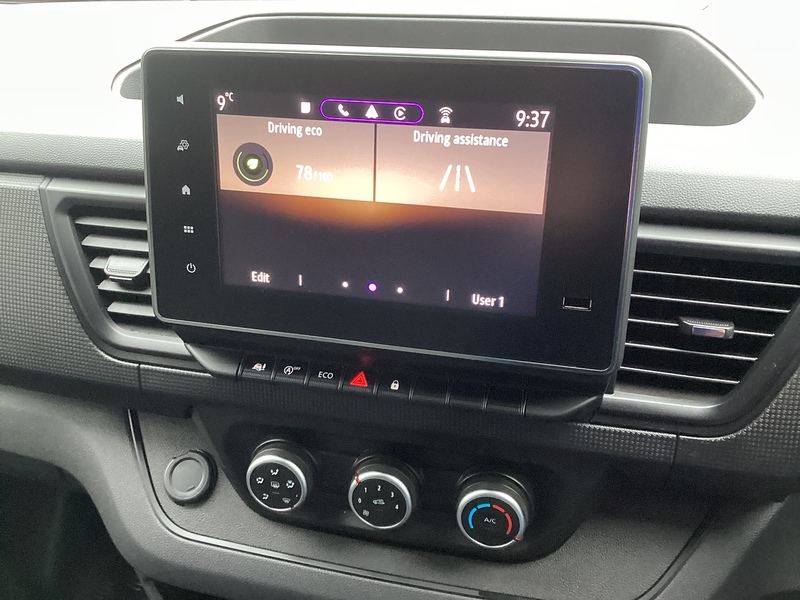 Renault dCi Blue SL30 Advance SWB L/R  A/C Euro 6