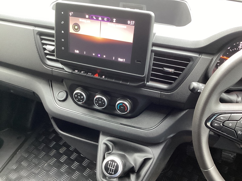 Renault dCi Blue SL30 Advance SWB L/R  A/C Euro 6