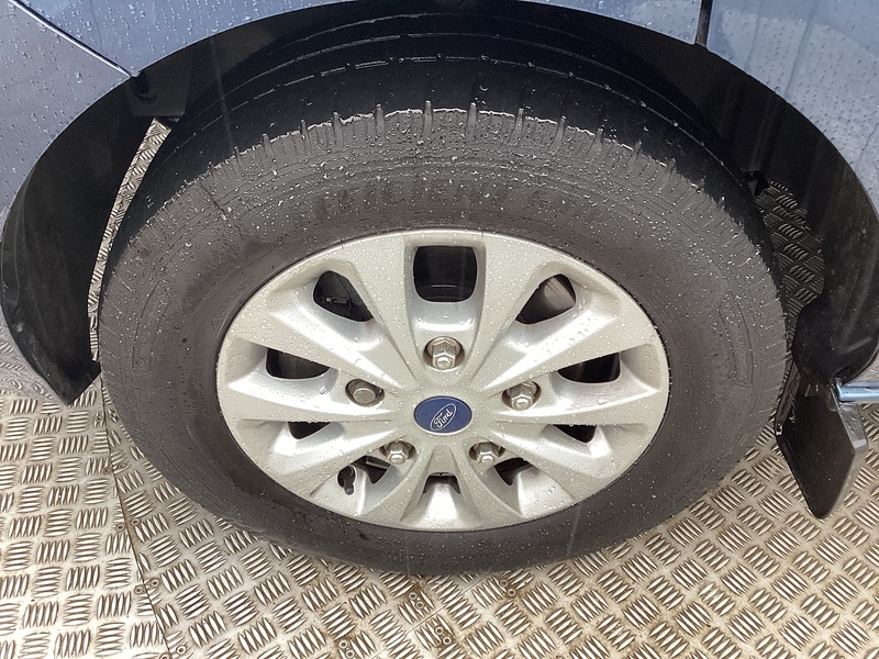 Ford 320 EcoBlue Limited SWB L/R Crewcab Euro 6 **NO VAT**