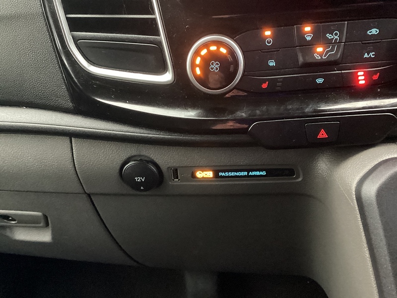 Ford 320 EcoBlue Limited SWB L/R Crewcab Euro 6 **NO VAT**