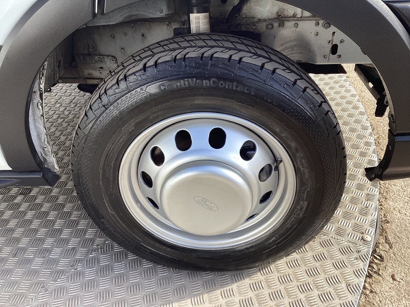Ford 350 EcoBlue Leader LWB Luton With T/lift Euro 6 L=13FT 4