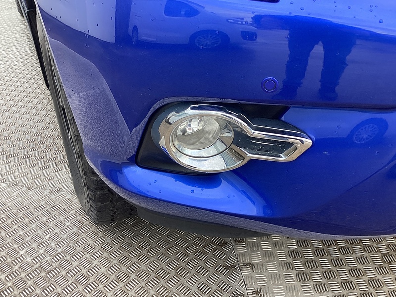 Toyota D-4D Invincible X 4x4 Euro 6 D/C A/C **NO VAT**