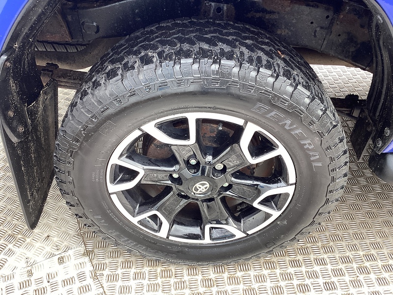 Toyota D-4D Invincible X 4x4 Euro 6 D/C A/C **NO VAT**