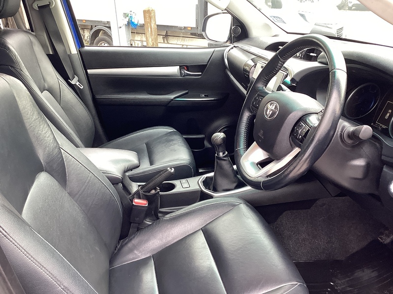 Toyota D-4D Invincible X 4x4 Euro 6 D/C A/C **NO VAT**