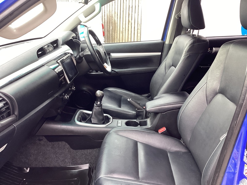 Toyota D-4D Invincible X 4x4 Euro 6 D/C A/C **NO VAT**