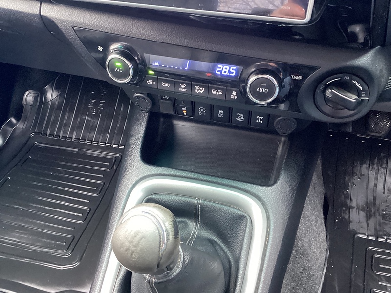 Toyota D-4D Invincible X 4x4 Euro 6 D/C A/C **NO VAT**