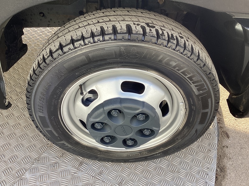 Iveco D HPI 14V 35C 3750 LWB Dropside 13ft Euro 6