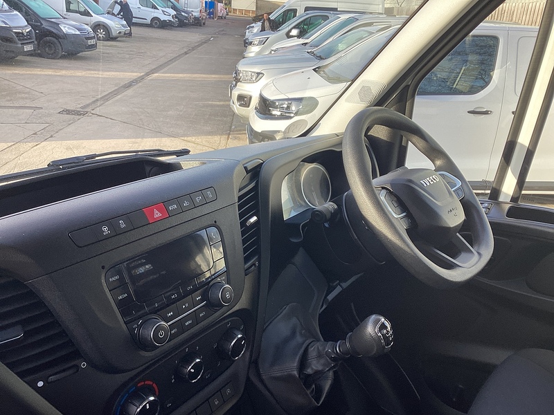 Iveco D HPI 14V 35C 3750 LWB Dropside 13ft Euro 6