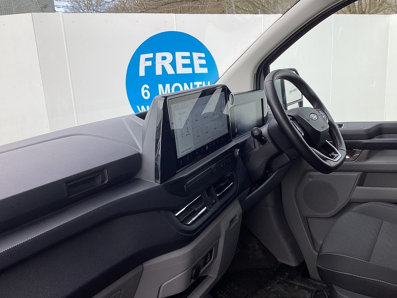 Ford 300 EcoBlue SWB Limited L/R Euro 6
