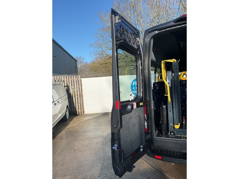 Ford 350 EcoBlue Leader Wheelchair