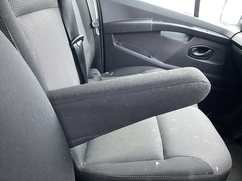 Renault dCi Blue SL30 SWB L/R Business+ A/C Euro 6