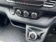 Renault Trafic dCi Blue SL30 SWB L/R Business+ A/C Euro 6 