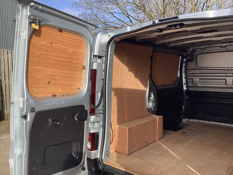 Renault dCi Blue SL30 SWB L/R Business+ A/C Euro 6