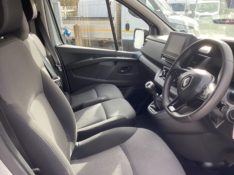 Renault dCi Blue SL30 SWB L/R Business+ A/C Euro 6