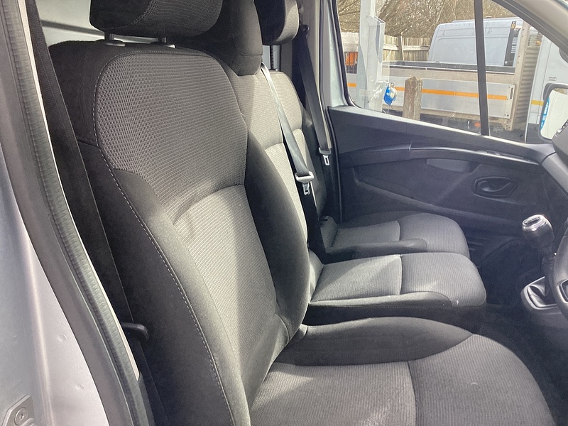 Renault dCi Blue SL30 SWB L/R Business+ A/C Euro 6