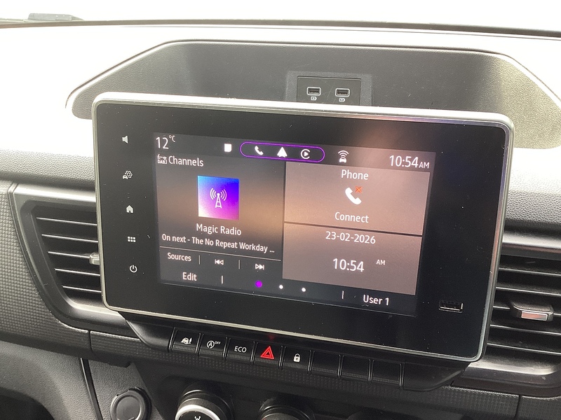 Renault dCi Blue SL30 SWB L/R Business+ A/C Euro 6