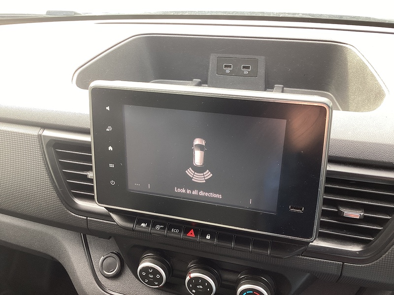 Renault dCi Blue SL30 SWB L/R Business+ A/C Euro 6