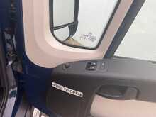 Peugeot Boxer BlueHDi 440 17 Seater Lite Euro 6 