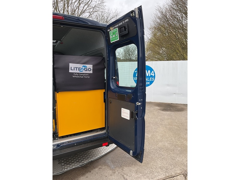 Peugeot BlueHDi 440 17 Seater Lite Euro 6