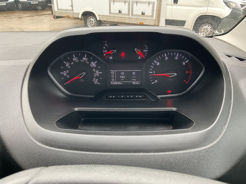 Peugeot BlueHDi 1000 Professional Premium SWB Euro 6