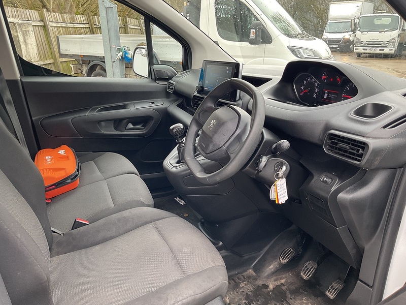 Peugeot BlueHDi 1000 Professional Premium SWB Euro 6