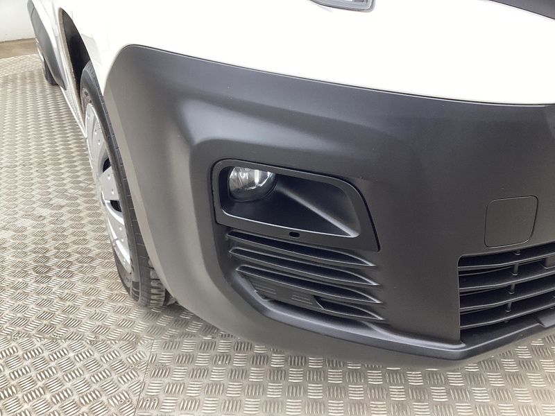 Peugeot BlueHDi 1000 Professional Premium SWB Euro 6