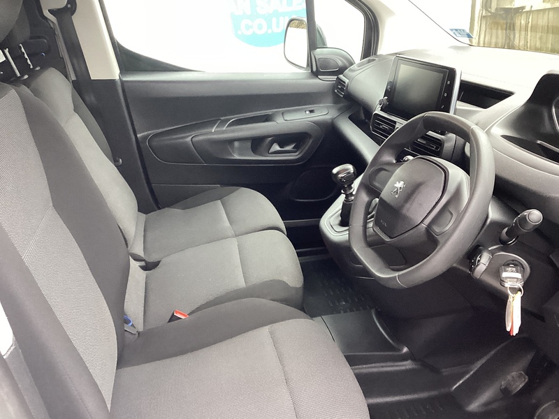 Peugeot BlueHDi 1000 Professional Premium SWB Euro 6