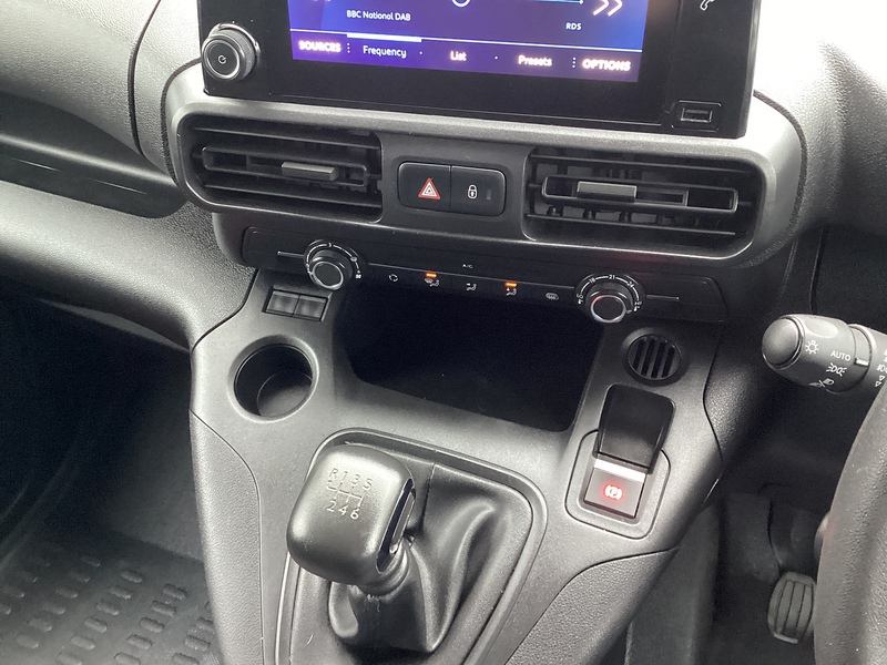 Peugeot BlueHDi 1000 Professional Premium SWB Euro 6