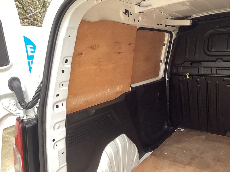 Peugeot BlueHDi 1000 Professional Premium SWB Euro 6