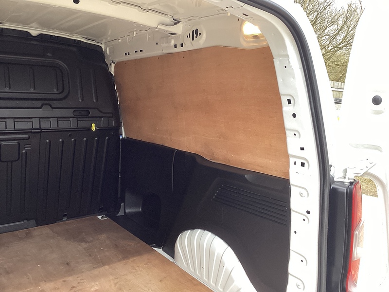 Peugeot BlueHDi 1000 Professional Premium SWB Euro 6