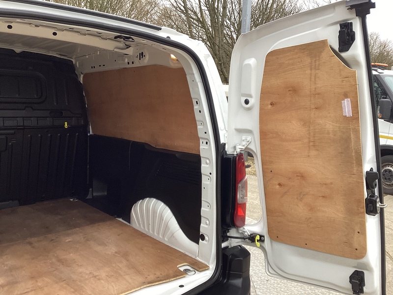 Peugeot BlueHDi 1000 Professional Premium SWB Euro 6