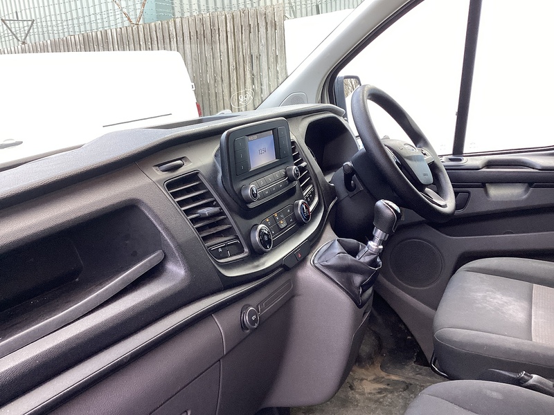 Ford 300 EcoBlue Leader SWB H/R Euro 6