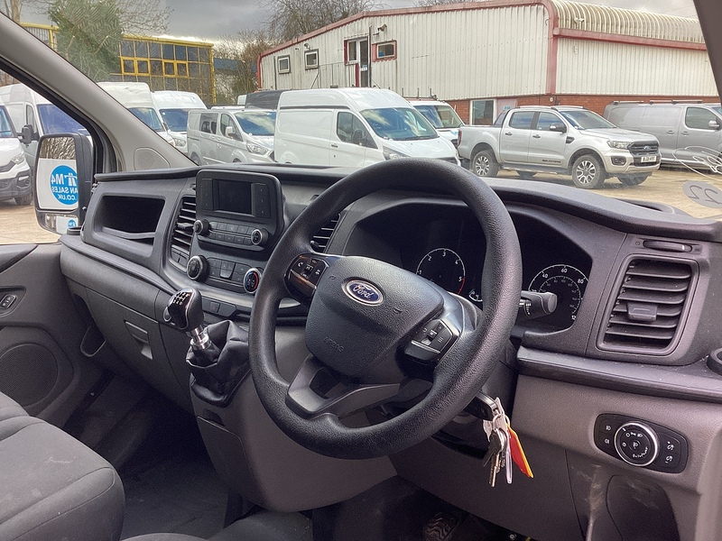 Ford 300 EcoBlue Leader SWB H/R Euro 6