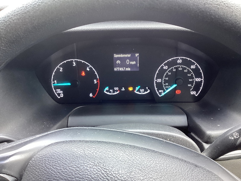 Ford 300 EcoBlue Leader SWB H/R Euro 6