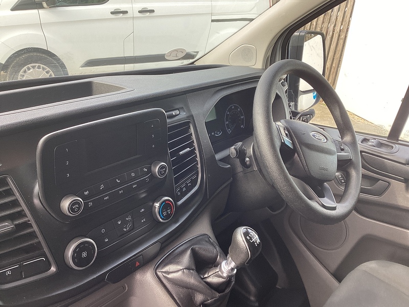 Ford 300 EcoBlue Leader SWB H/R Euro 6